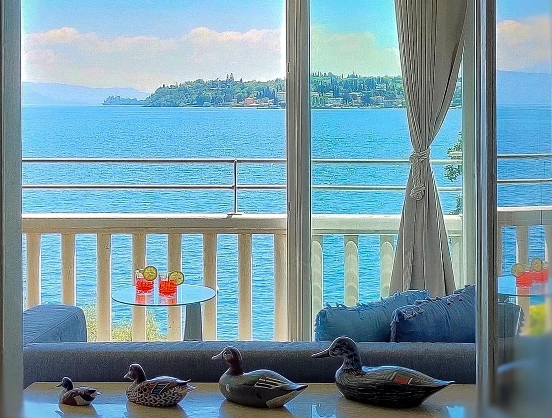 Luxury Lakeside Apartment Right On The Water Salo Luaran gambar