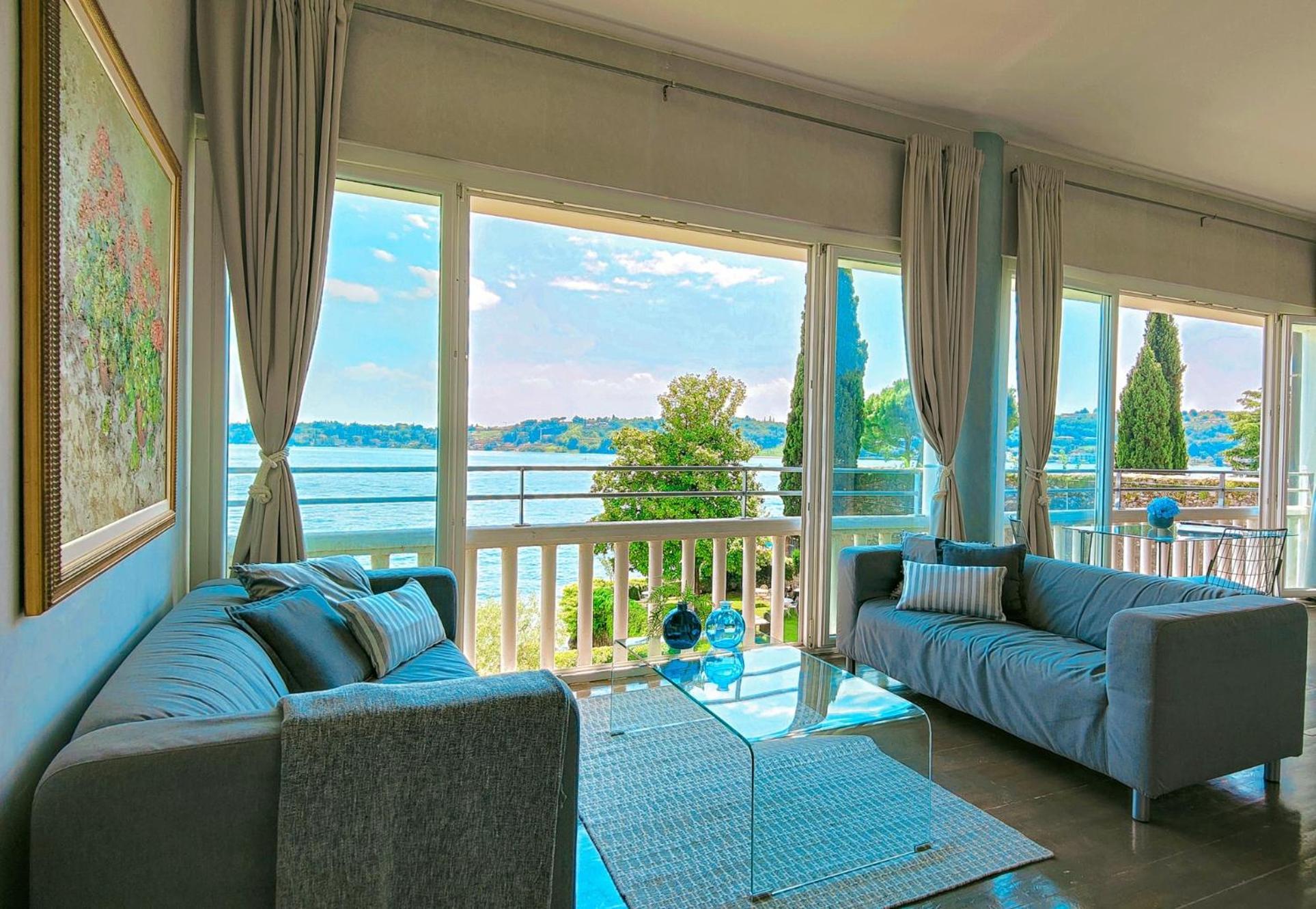 Luxury Lakeside Apartment Right On The Water Salo Luaran gambar