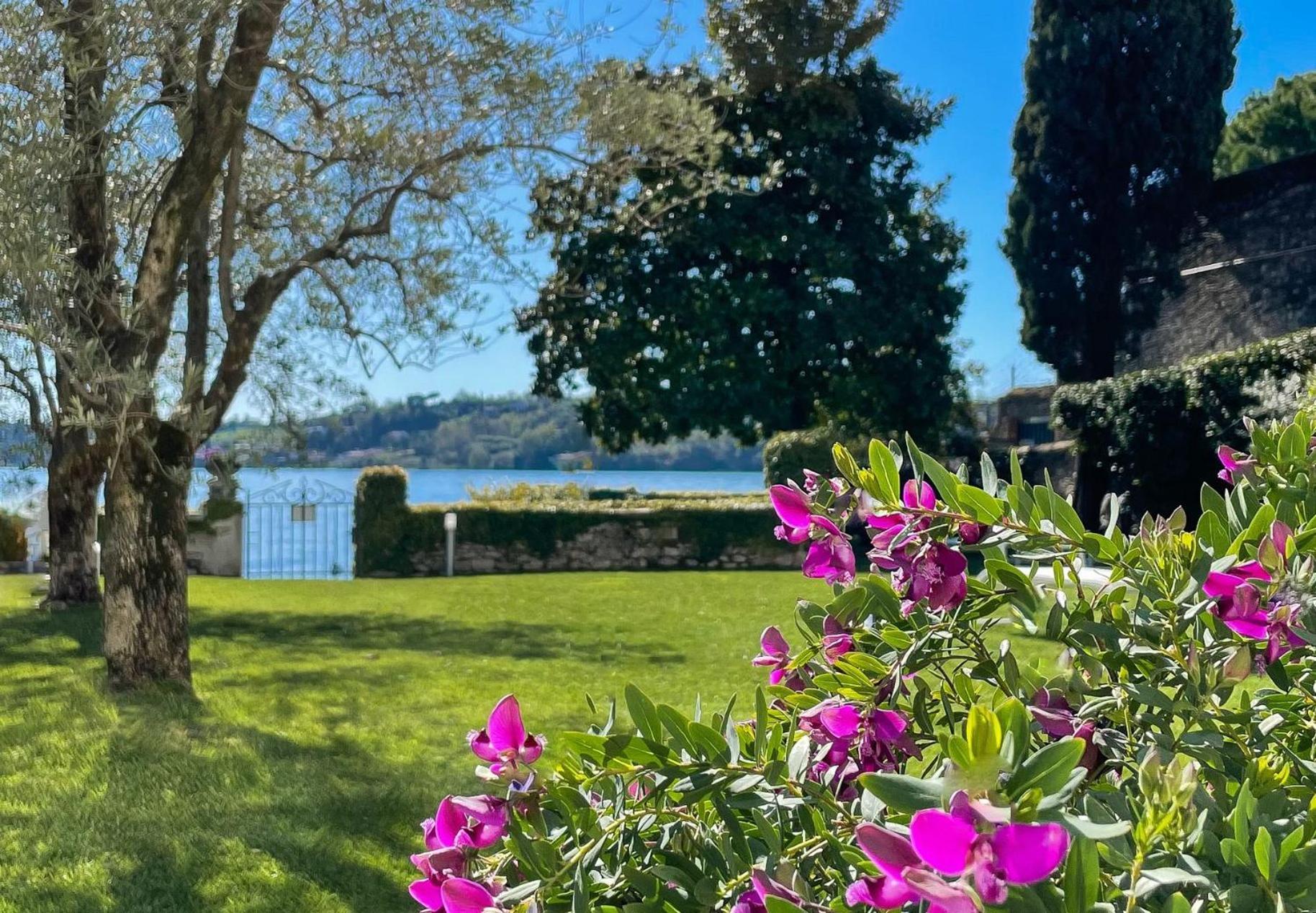 Luxury Lakeside Apartment Right On The Water Salo Luaran gambar